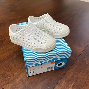 Native Shoes Jefferson White 6M Walker